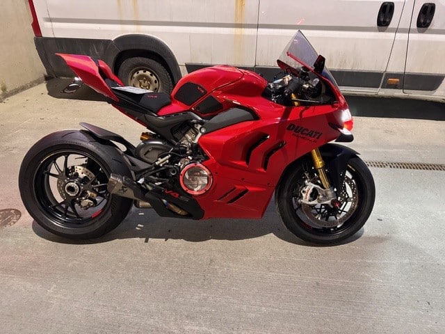 Ducati V4 S til utleie på Nordmøre
