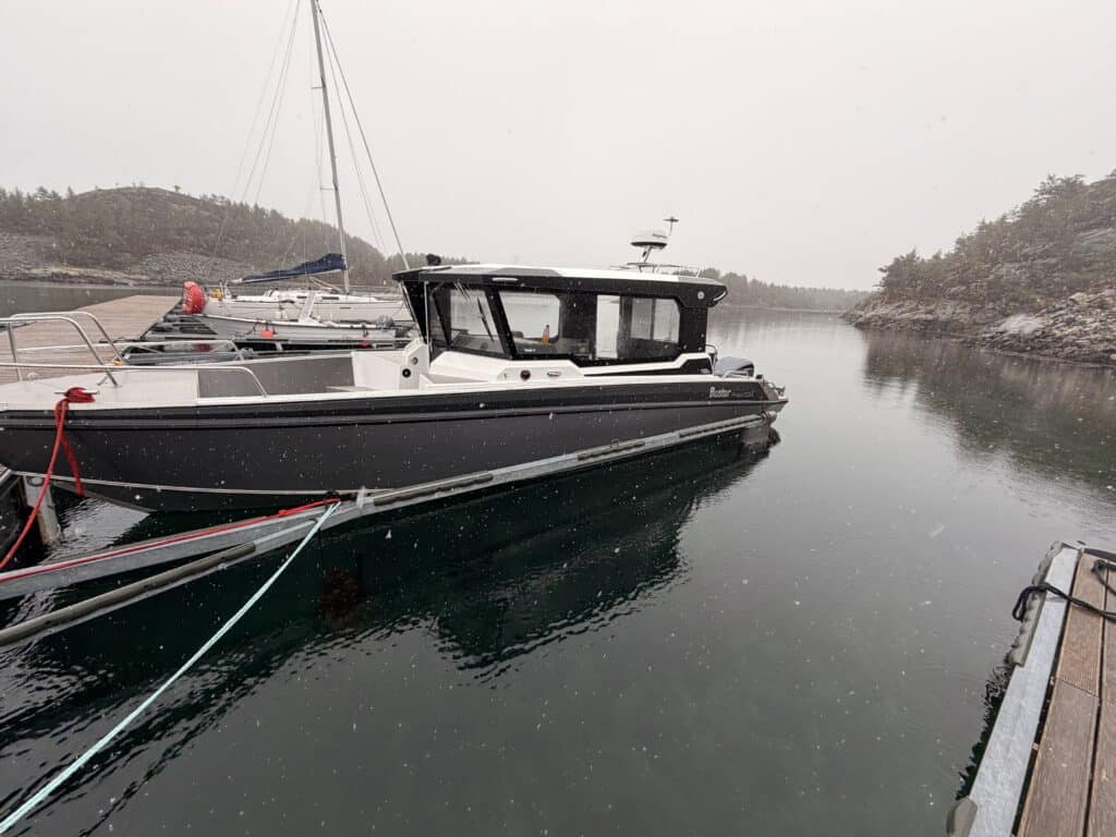 Buster Phantom Cabin båt til utleie